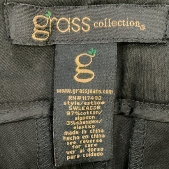 grass collection | Black Capri Pants - Picture 3 of 5